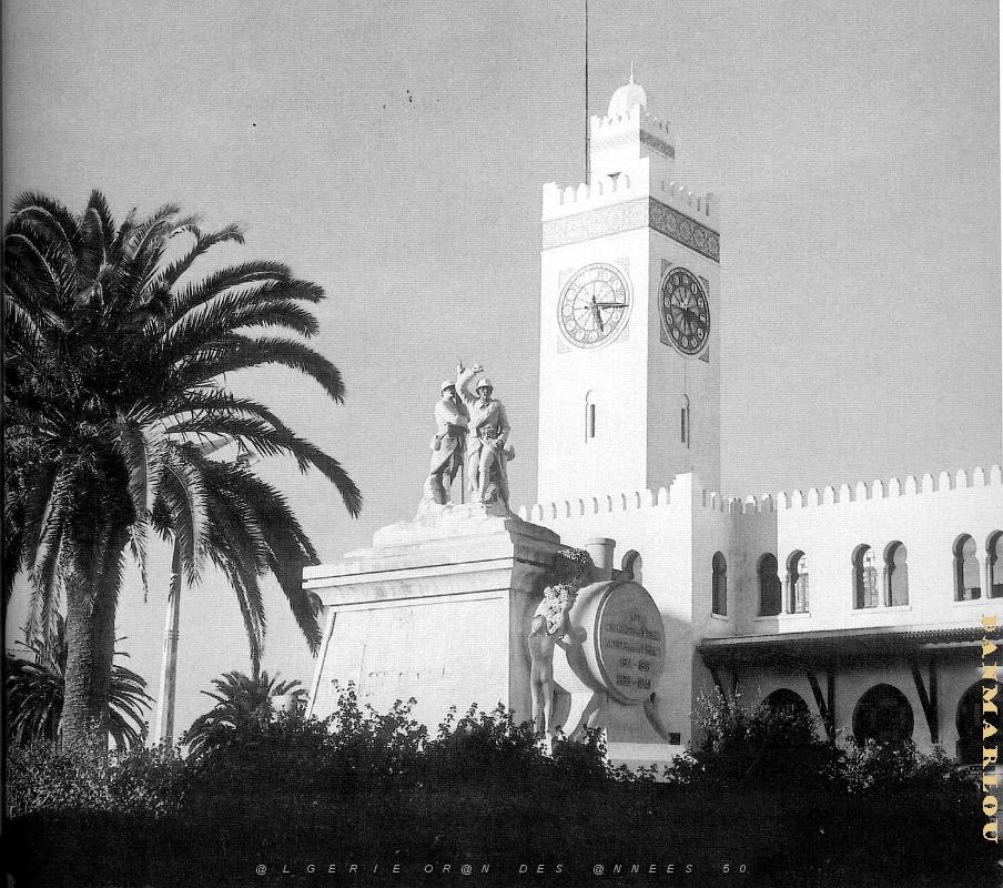Oran- Gare- Monument aux morts- 03.JPG